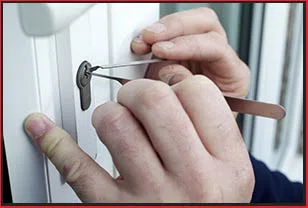 Cleveland Lock Master Cleveland, OH 216-365-7067